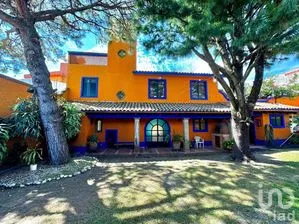 NEX-293176 - Casa en Venta, con 4 recamaras, con 5 baños en Lomas de Atzingo, CP 62180, Morelos.