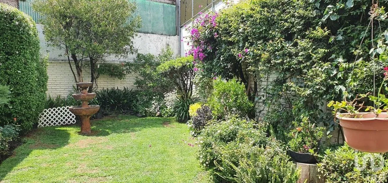Casa en Venta en Lomas de Chapultepec, Miguel Hidalgo, Ciudad de México | NEX-232200 | iad México | Foto 1 de 8