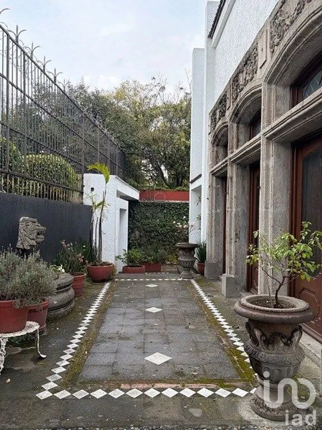 Casa en Venta en Lomas de Chapultepec III Sección, Miguel Hidalgo, Ciudad de México | NEX-285111 | iad México | Foto 3 de 42