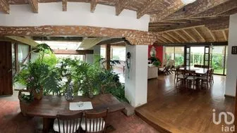 NEX-227235 - Casa en Renta, con 4 recamaras, con 4 baños, con 404 m2 de construcción en Valle de Bravo, CP 51200, Estado De México.