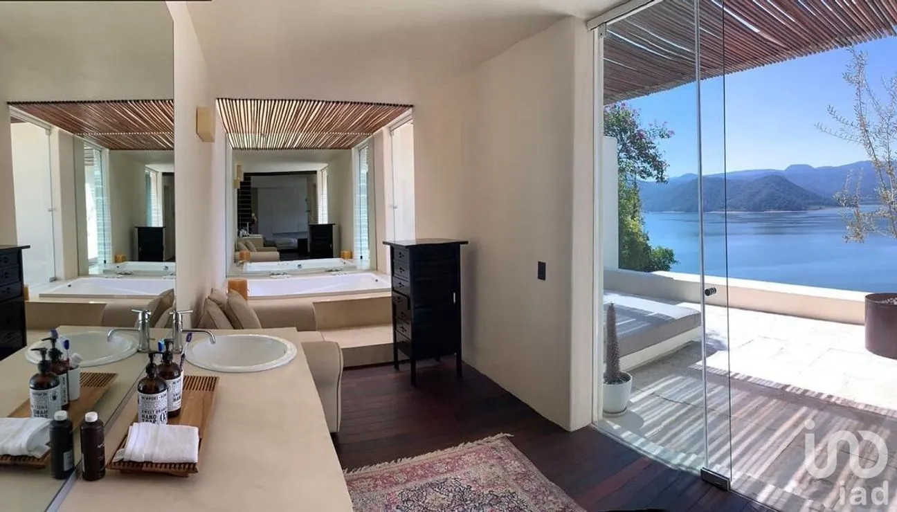 Casa en Venta en La Peña, Valle de Bravo, Estado De México | NEX-227237 | iad México | Foto 33 de 39