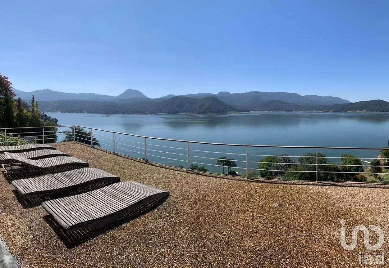 Casa en Venta en La Peña, Valle de Bravo, Estado De México | NEX-227237 | iad México | Foto 36 de 39
