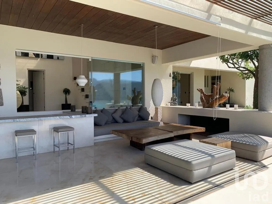 Casa en Venta en La Peña, Valle de Bravo, Estado De México | NEX-227237 | iad México | Foto 8 de 39