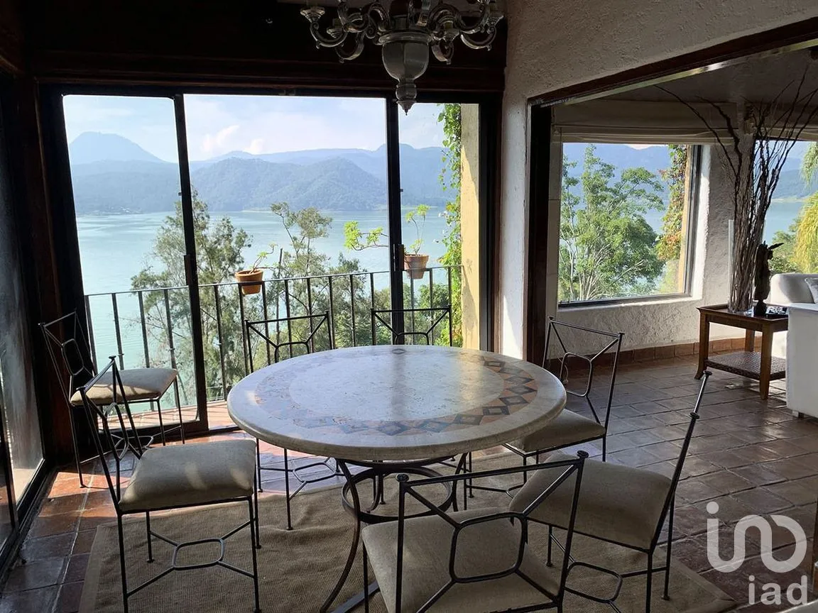 Casa en Venta en La Peña, Valle de Bravo, Estado De México | NEX-227238 | iad México | Foto 14 de 26