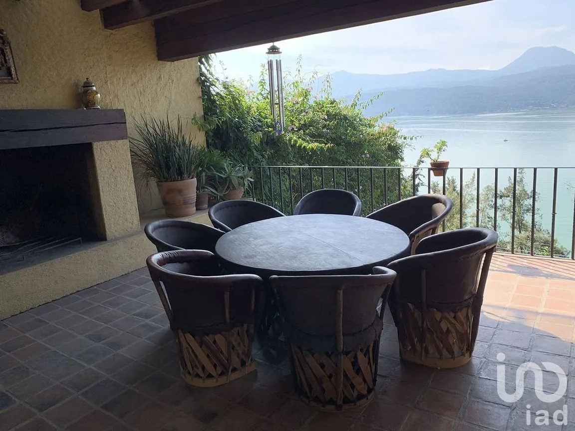 Casa en Venta en La Peña, Valle de Bravo, Estado De México | NEX-227238 | iad México | Foto 16 de 26