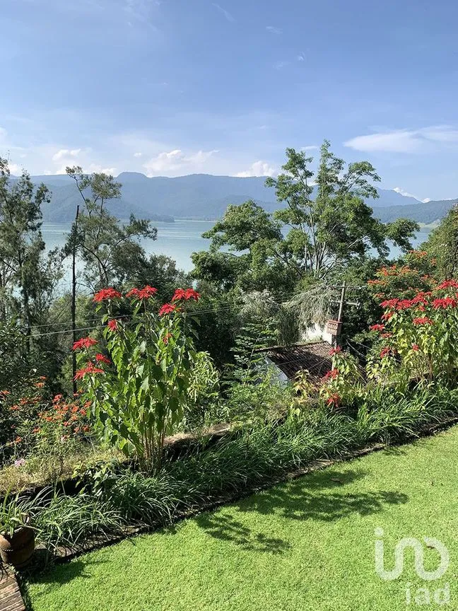 Casa en Venta en La Peña, Valle de Bravo, Estado De México | NEX-227238 | iad México | Foto 24 de 26