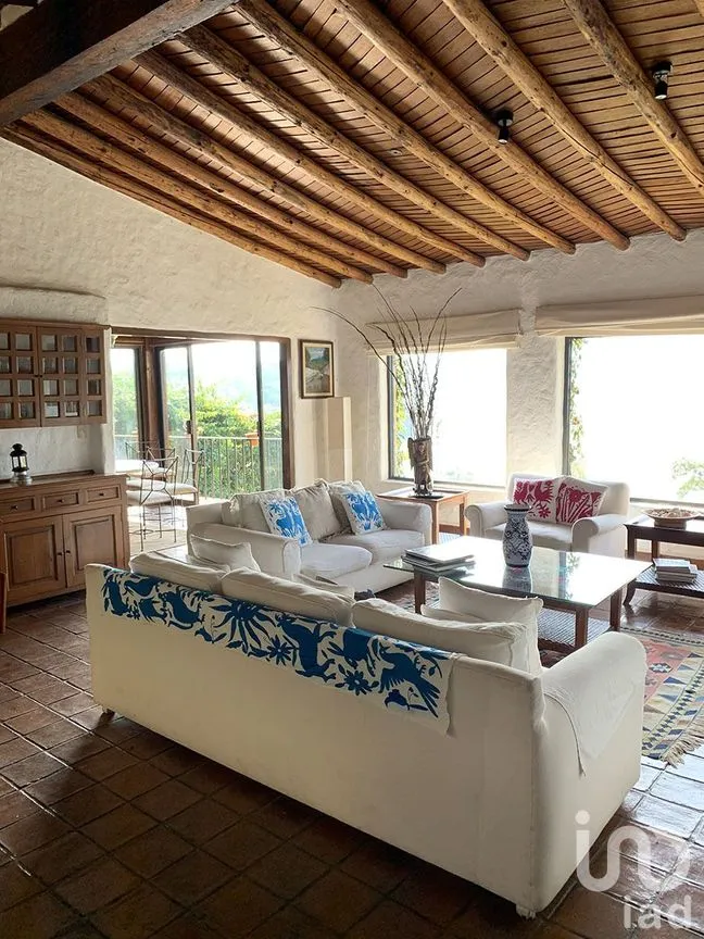 Casa en Venta en La Peña, Valle de Bravo, Estado De México | NEX-227238 | iad México | Foto 10 de 26