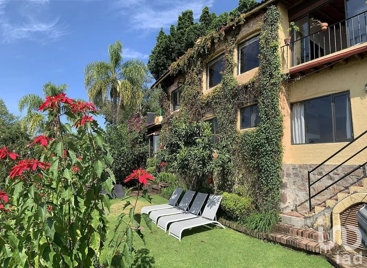 Casa en Venta en La Peña, Valle de Bravo, Estado De México | NEX-227238 | iad México | Foto 1 de 26