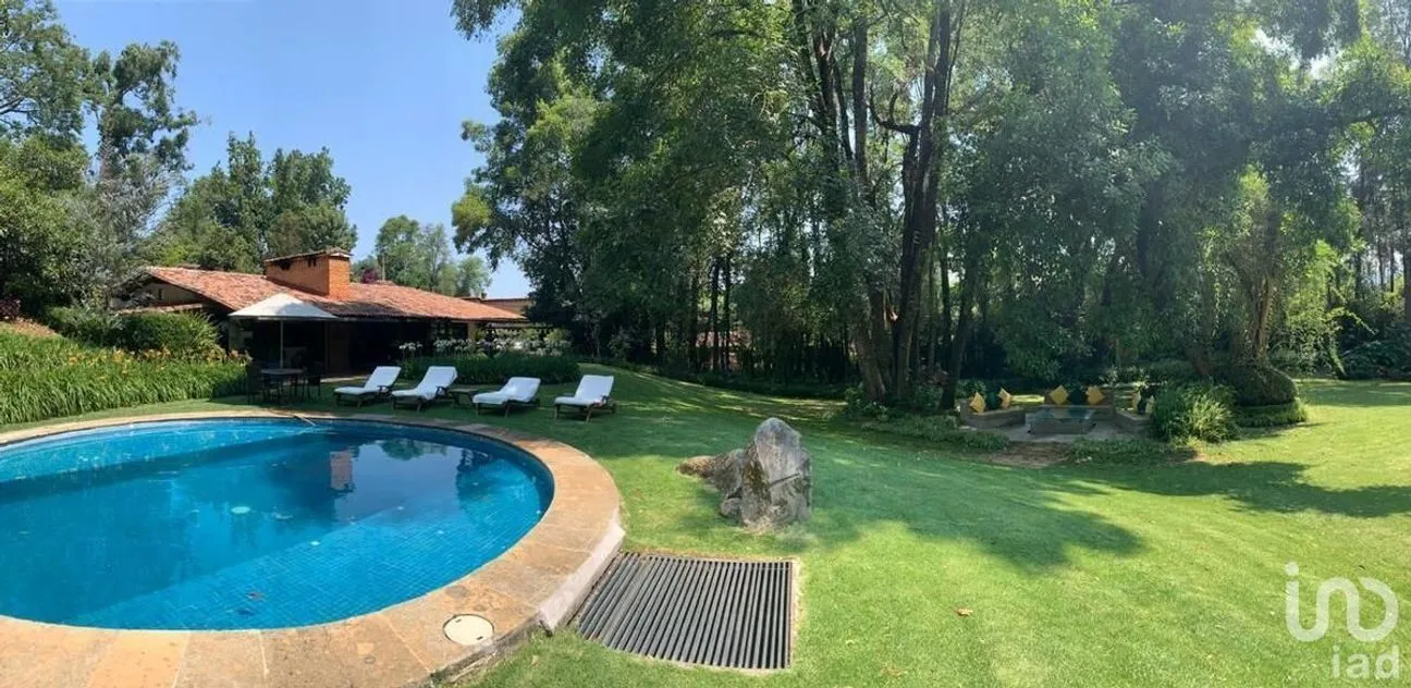 Casa en Venta en Avándaro, Valle de Bravo, Estado De México | NEX-227239 | iad México | Foto 2 de 18