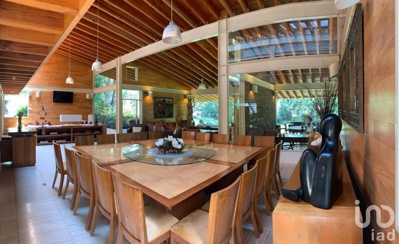 Casa en Venta en Avándaro, Valle de Bravo, Estado De México | NEX-227239 | iad México | Foto 8 de 18