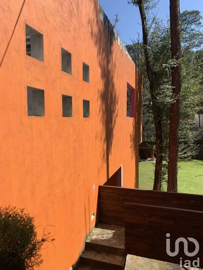Casa en Venta en Avándaro, Valle de Bravo, Estado De México | NEX-227240 | iad México | Foto 2 de 16