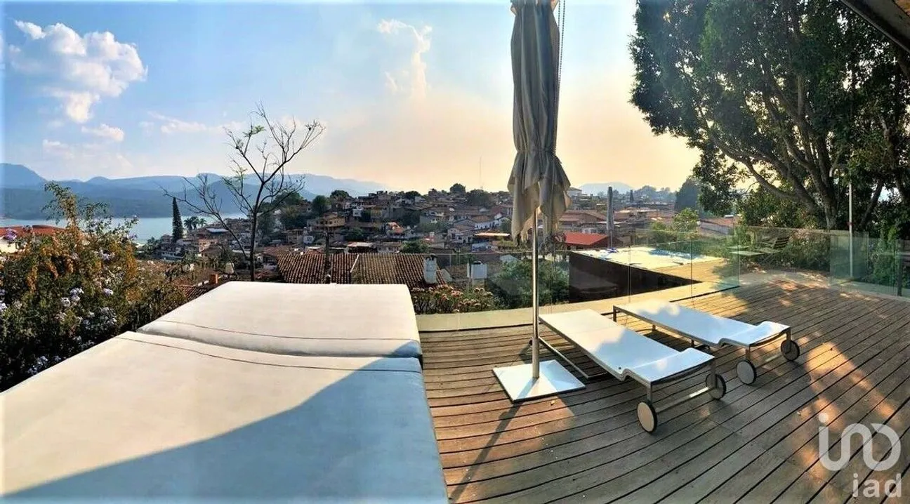 Casa en Venta en Valle de Bravo, Valle de Bravo, Estado De México | NEX-227241 | iad México | Foto 2 de 21