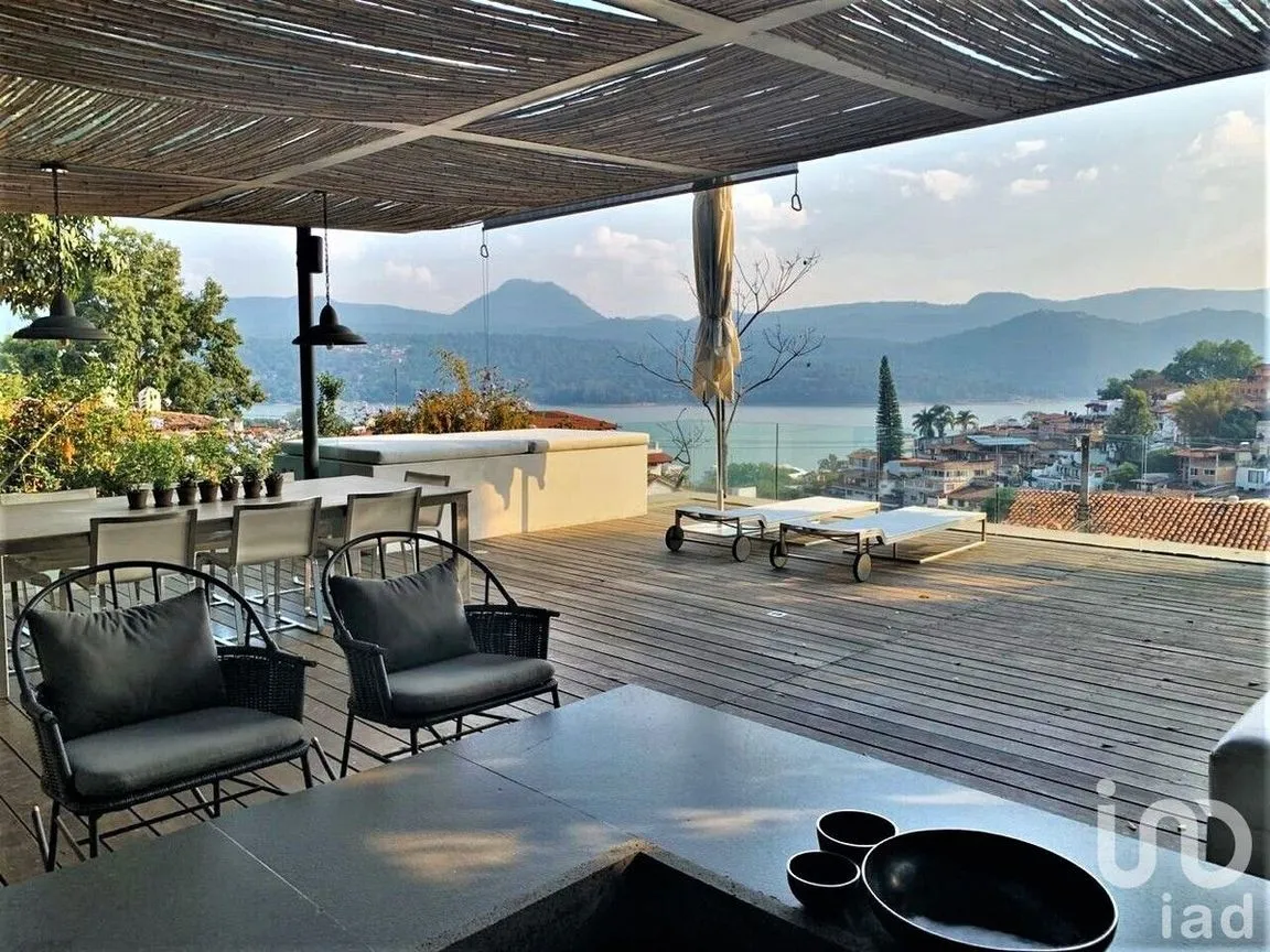 Casa en Venta en Valle de Bravo, Valle de Bravo, Estado De México | NEX-227241 | iad México | Foto 8 de 21