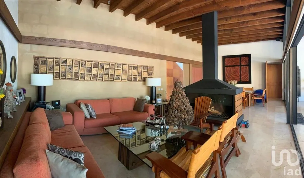 Casa en Venta en Avándaro, Valle de Bravo, Estado De México | NEX-227242 | iad México | Foto 13 de 26