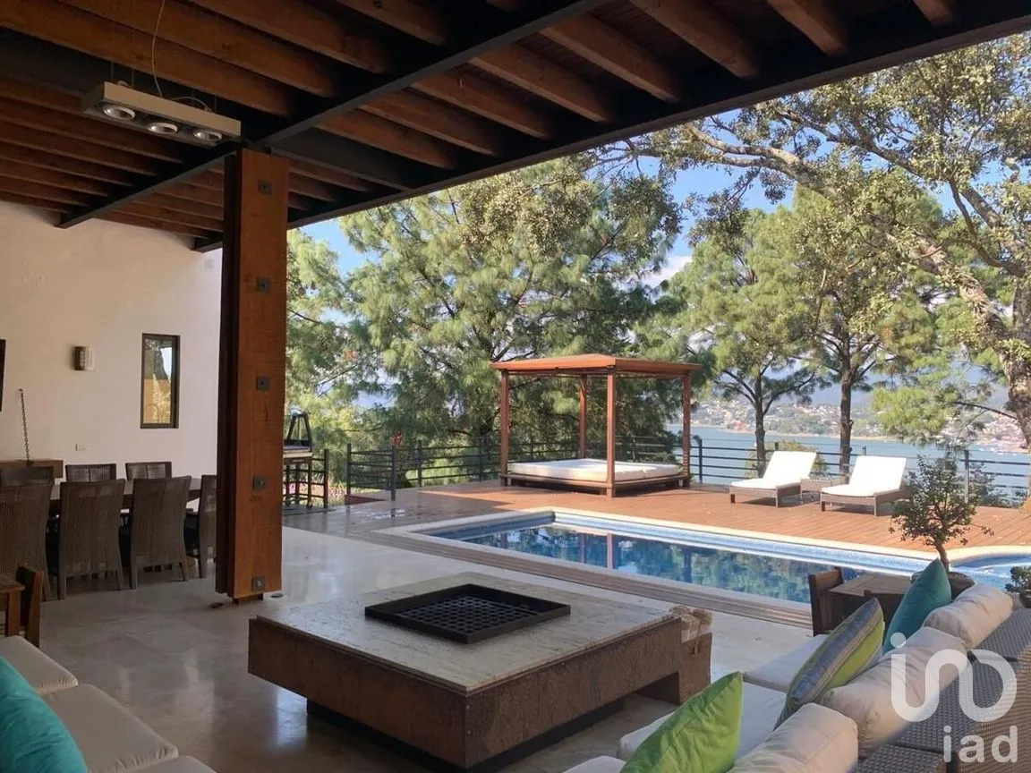 Casa en Venta en Avándaro, Valle de Bravo, Estado De México | NEX-227242 | iad México | Foto 7 de 26