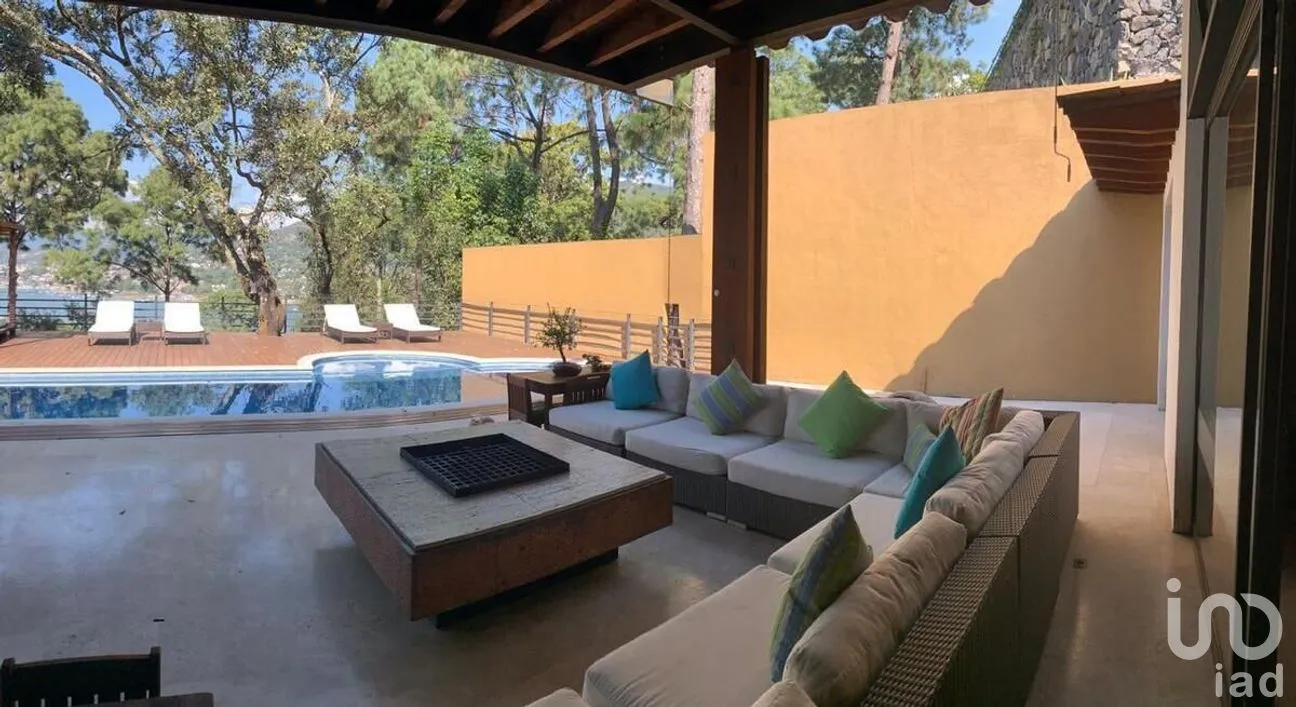Casa en Venta en Avándaro, Valle de Bravo, Estado De México | NEX-227242 | iad México | Foto 9 de 26
