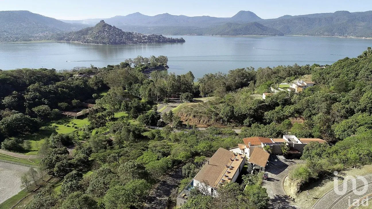 Casa en Venta en San Gaspar, Valle de Bravo, Estado De México | NEX-227243 | iad México | Foto 5 de 6
