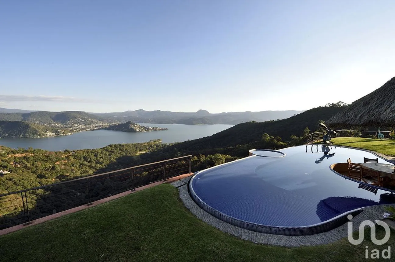 Casa en Venta en San Gaspar, Valle de Bravo, Estado De México | NEX-227243 | iad México | Foto 1 de 6
