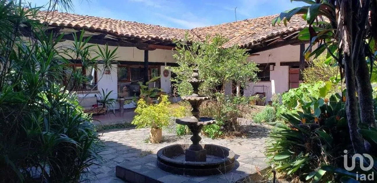 Casa en Venta en Valle de Bravo, Valle de Bravo, Estado De México | NEX-227248 | iad México | Foto 1 de 7