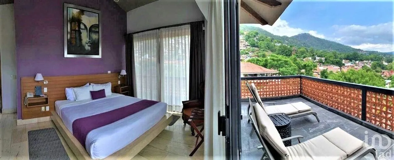 Casa en Venta en Valle de Bravo, Valle de Bravo, Estado De México | NEX-227251 | iad México | Foto 2 de 15
