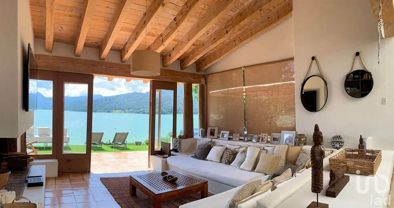 Casa en Venta en San Gaspar, Valle de Bravo, Estado De México | NEX-227252 | iad México | Foto 9 de 15
