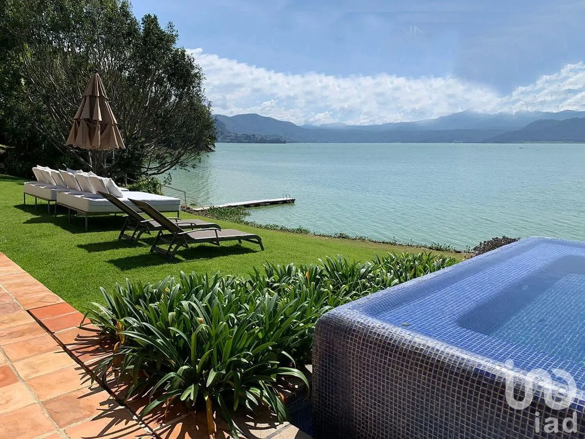 Casa en Venta en San Gaspar, Valle de Bravo, Estado De México | NEX-227252 | iad México | Foto 1 de 15