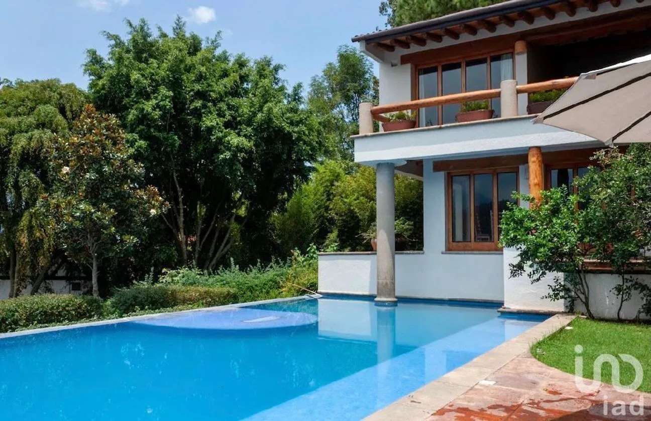 Casa en Venta en Valle de Bravo, Valle de Bravo, Estado De México | NEX-227256 | iad México | Foto 5 de 23