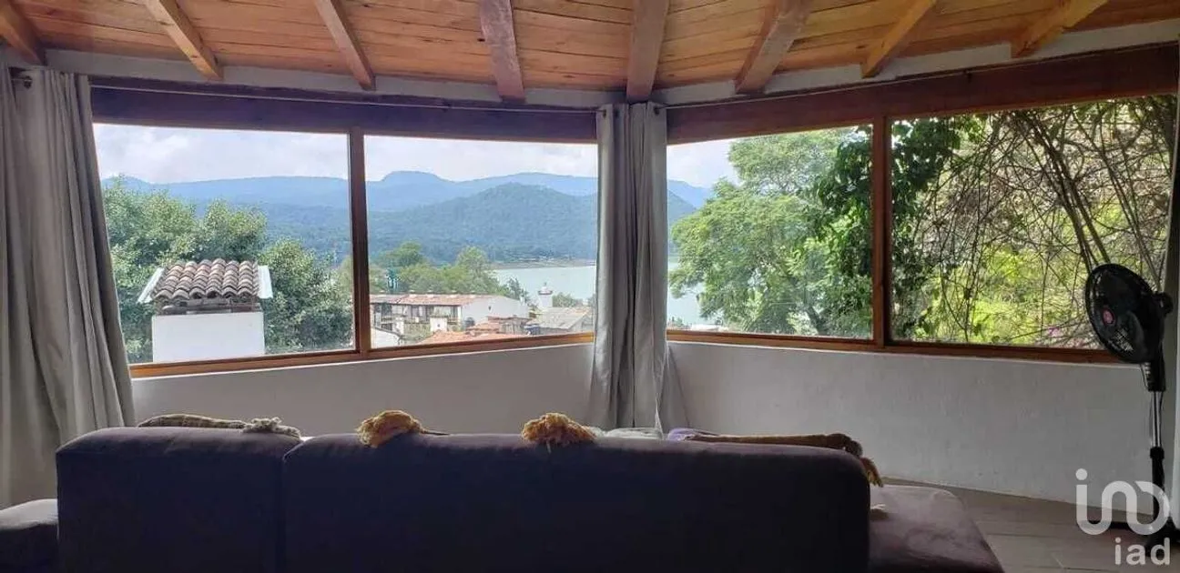 Casa en Renta en Valle de Bravo, Valle de Bravo, Estado De México | NEX-227260 | iad México | Foto 7 de 18