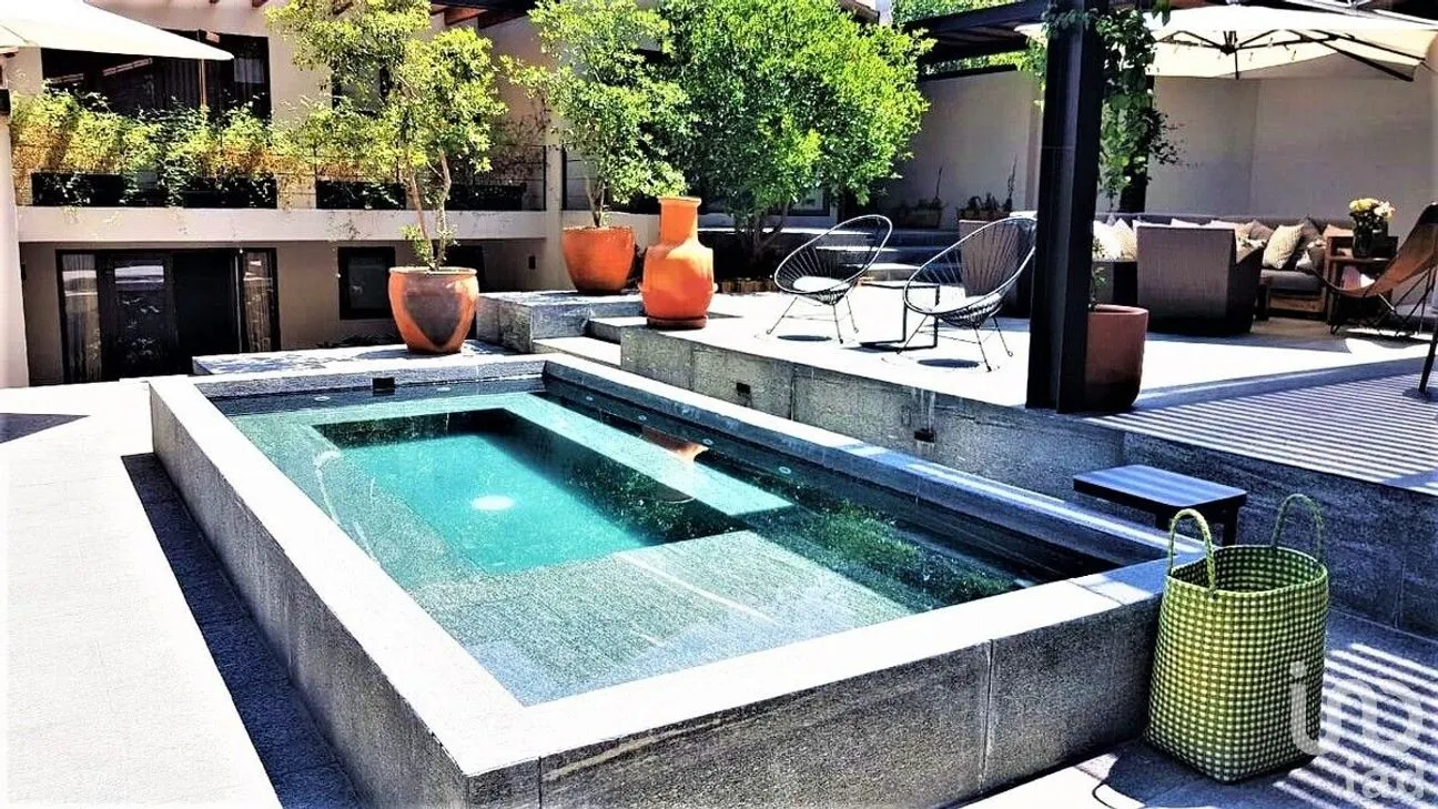 Casa en Venta en Avándaro, Valle de Bravo, Estado De México | NEX-227261 | iad México | Foto 2 de 18