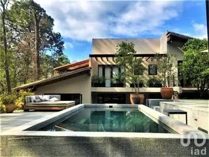 NEX-227261 - Casa en Venta, con 6 recamaras, con 6 baños, con 780 m2 de construcción en Avándaro, CP 51200, Estado De México.