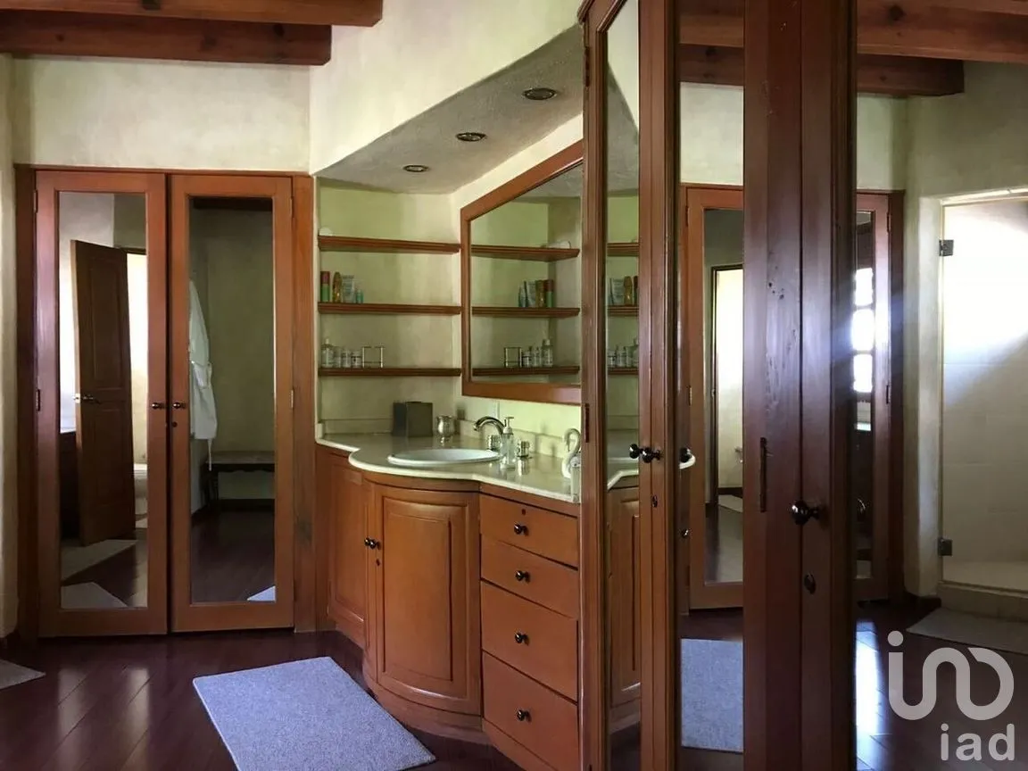 Casa en Venta en Avándaro, Valle de Bravo, Estado De México | NEX-227262 | iad México | Foto 27 de 47