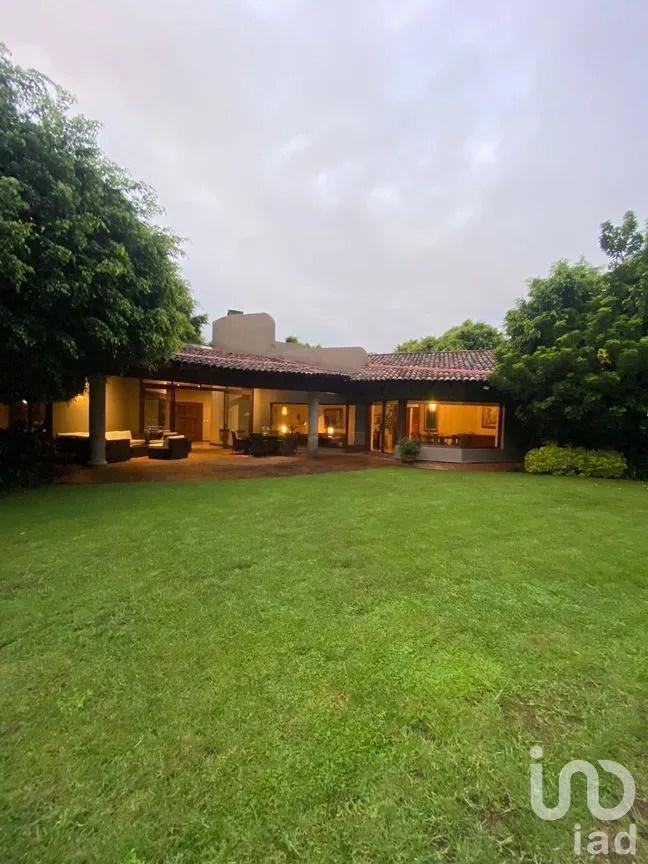 Casa en Venta en Avándaro, Valle de Bravo, Estado De México | NEX-227262 | iad México | Foto 31 de 47