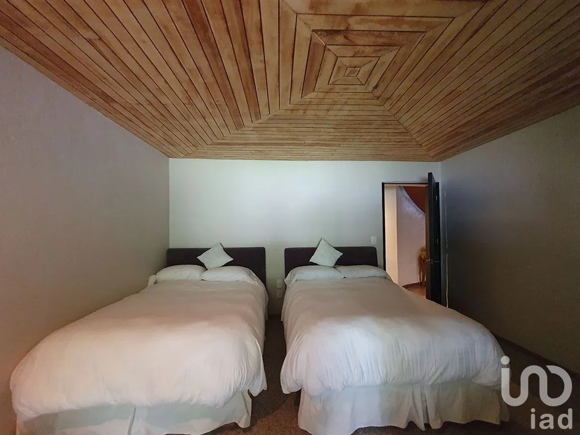 Casa en Venta en Avándaro, Valle de Bravo, Estado De México | NEX-227262 | iad México | Foto 32 de 47