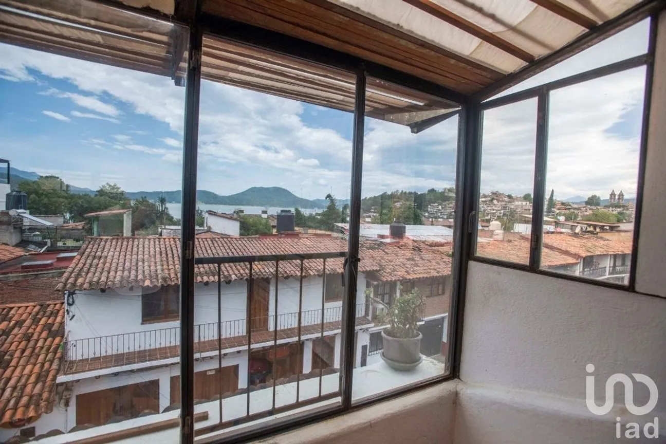 Casa en Venta en Valle de Bravo, Valle de Bravo, Estado De México | NEX-227296 | iad México | Foto 1 de 17