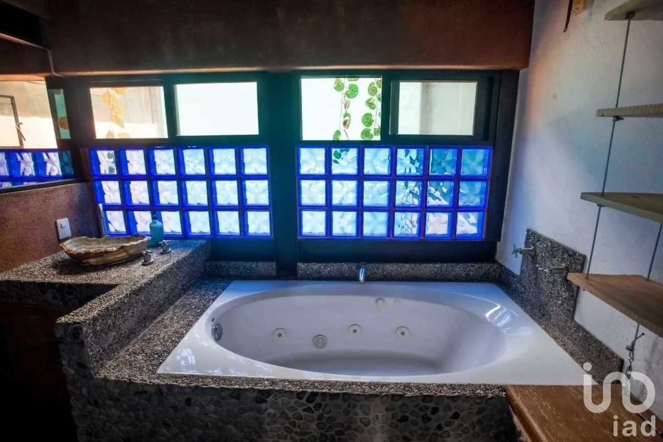 Casa en Renta en Valle de Bravo, Valle de Bravo, Estado De México | NEX-227297 | iad México | Foto 10 de 17