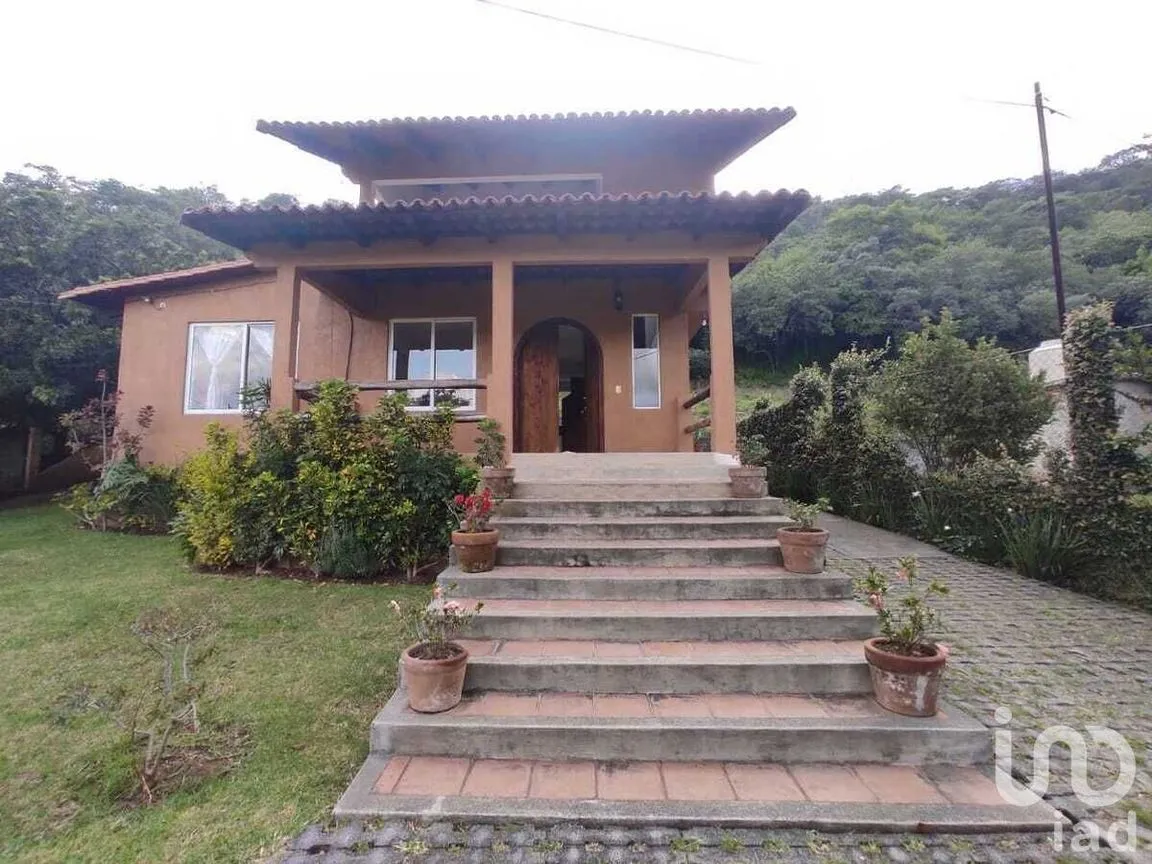 Casa en Renta en San Gaspar, Valle de Bravo, Estado De México | NEX-227298 | iad México | Foto 1 de 19