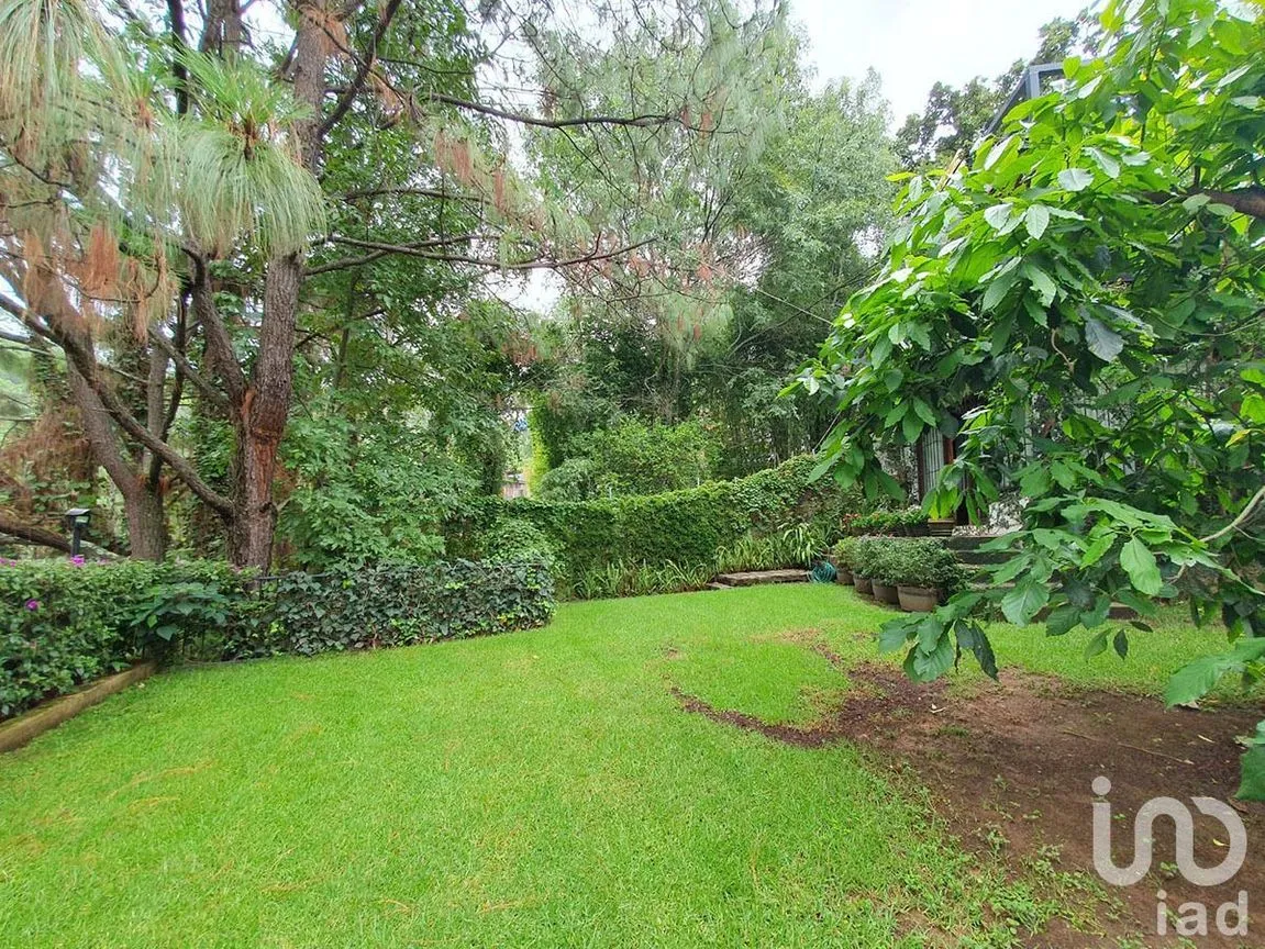Casa en Venta en Avándaro, Valle de Bravo, Estado De México | NEX-227300 | iad México | Foto 2 de 24