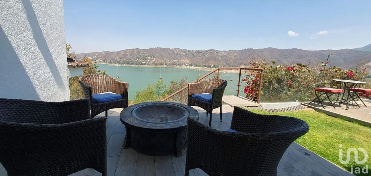 Casa en Venta en Valle de Bravo, Valle de Bravo, Estado De México | NEX-227306 | iad México | Foto 4 de 24