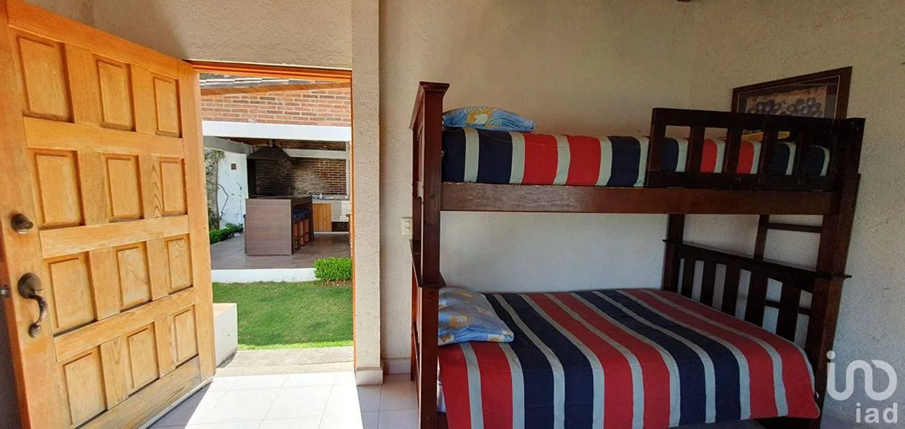 Casa en Venta en Valle de Bravo, Valle de Bravo, Estado De México | NEX-227306 | iad México | Foto 10 de 24