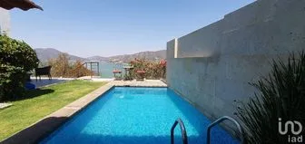 NEX-227306 - Casa en Venta, con 3 recamaras, con 3 baños, con 220 m2 de construcción en Valle de Bravo, CP 51200, Estado De México.