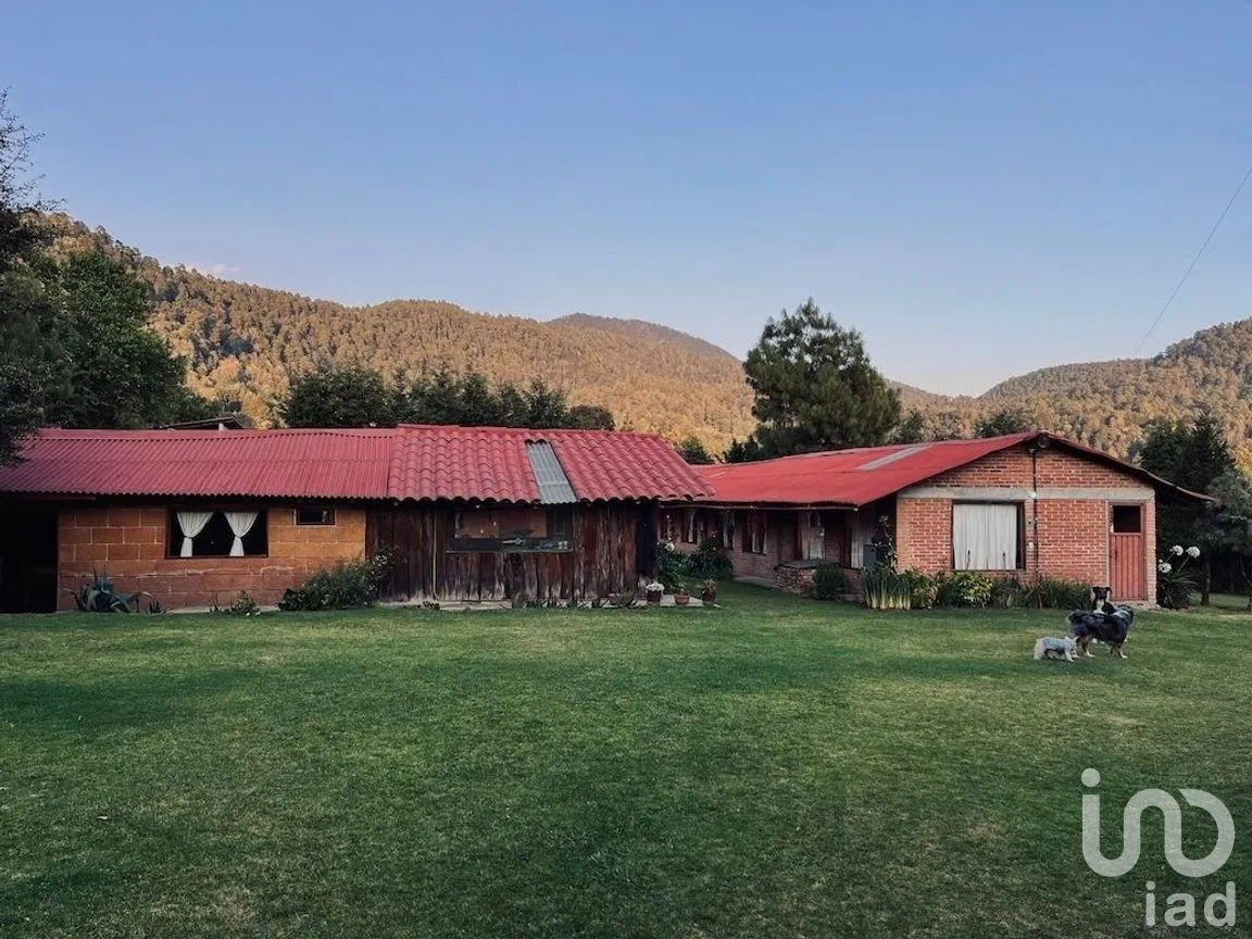 Casa en Venta en Los Saúcos, Valle de Bravo, Estado De México | NEX-227315 | iad México | Foto 2 de 20