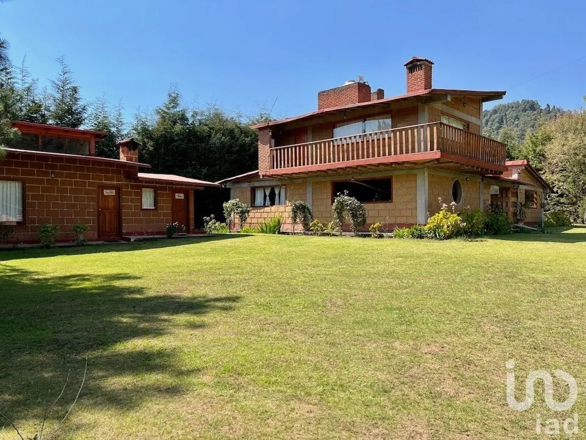 Casa en Venta en Los Saúcos, Valle de Bravo, Estado De México | NEX-227315 | iad México | Foto 1 de 20