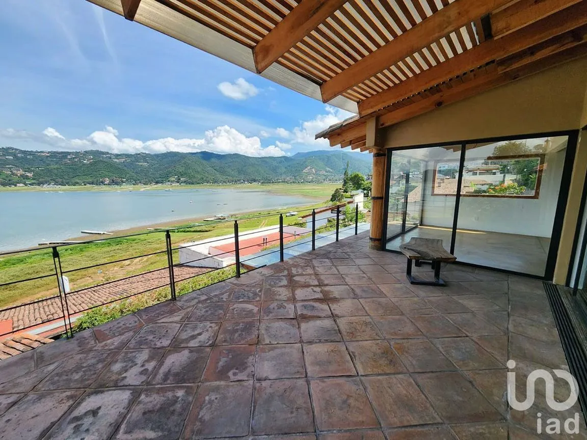 Casa en Renta en Valle de Bravo, Valle de Bravo, Estado De México | NEX-227325 | iad México | Foto 16 de 20