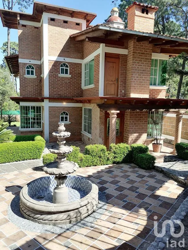 Casa en Venta en Cerro Gordo, Valle de Bravo, Estado De México | NEX-227337 | iad México | Foto 4 de 14