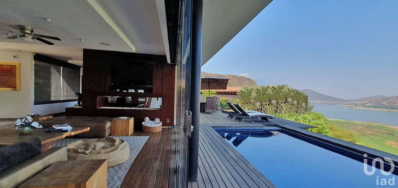 Casa en Renta en Valle de Bravo, Valle de Bravo, Estado De México | NEX-227345 | iad México | Foto 11 de 50