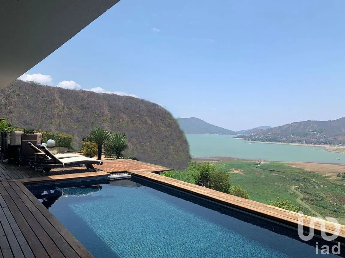 Casa en Renta en Valle de Bravo, Valle de Bravo, Estado De México | NEX-227345 | iad México | Foto 3 de 50