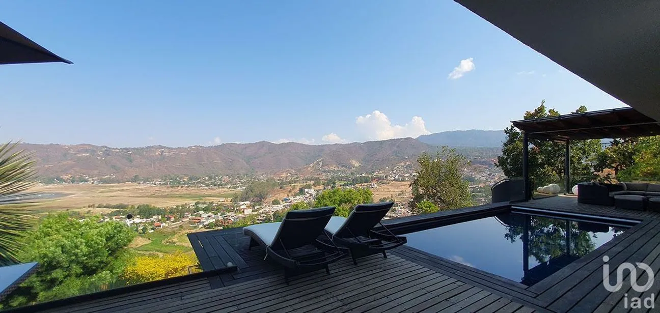 Casa en Renta en Valle de Bravo, Valle de Bravo, Estado De México | NEX-227345 | iad México | Foto 4 de 50