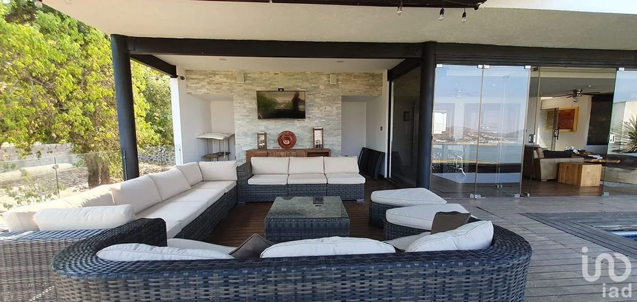 Casa en Renta en Valle de Bravo, Valle de Bravo, Estado De México | NEX-227345 | iad México | Foto 10 de 50