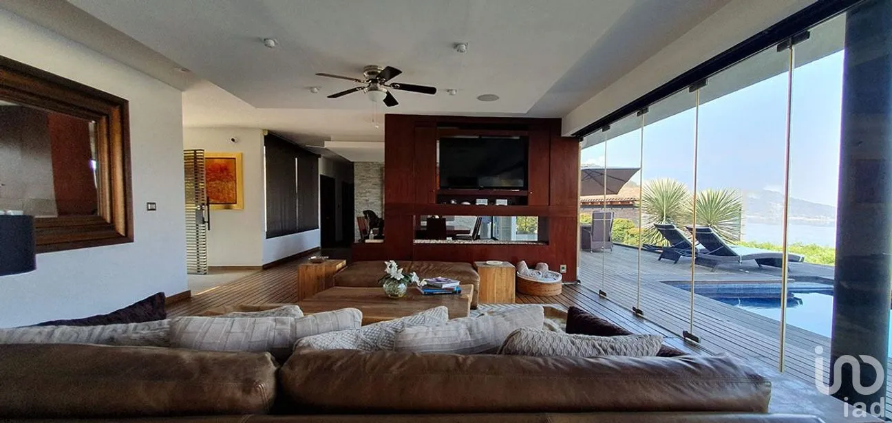 Casa en Venta en Valle de Bravo, Valle de Bravo, Estado De México | NEX-227346 | iad México | Foto 14 de 50