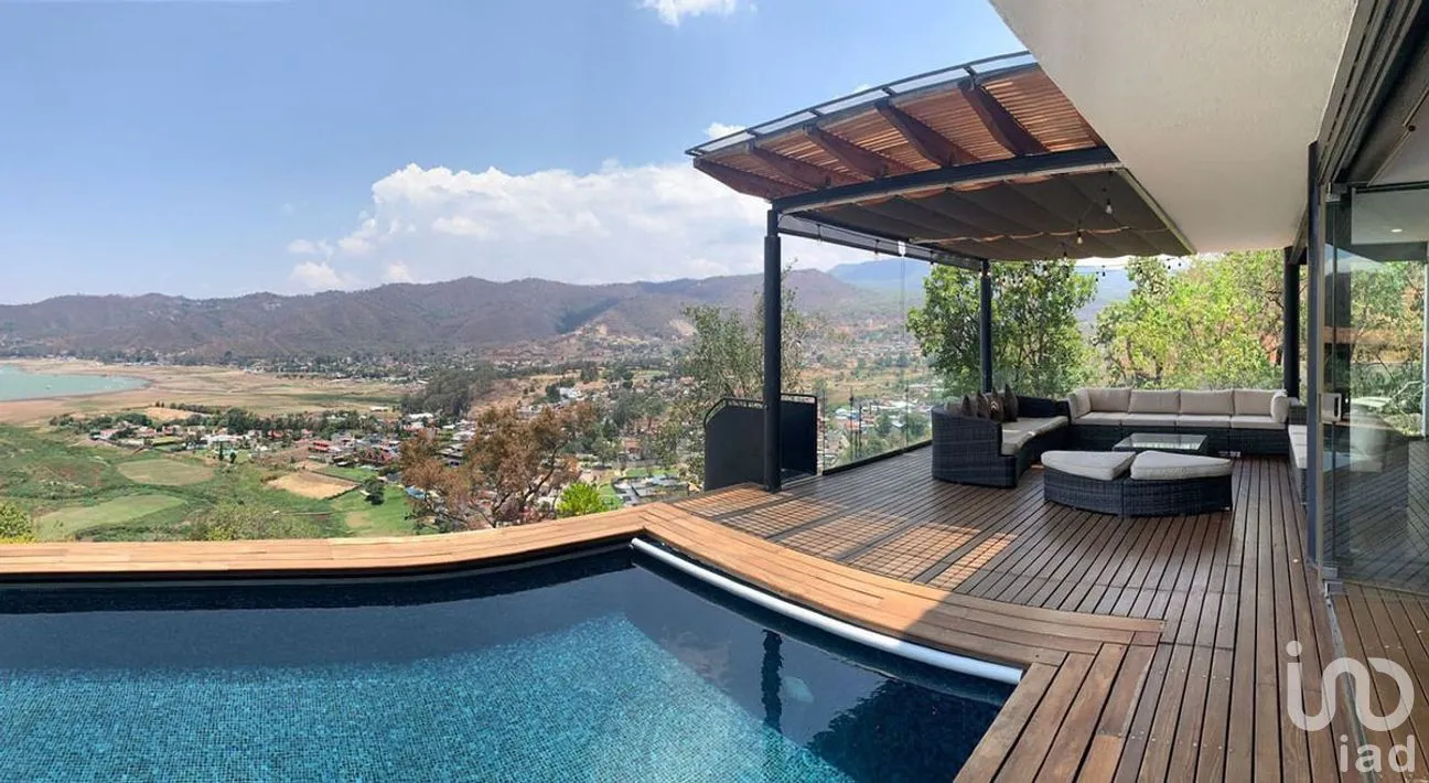 Casa en Venta en Valle de Bravo, Valle de Bravo, Estado De México | NEX-227346 | iad México | Foto 5 de 50